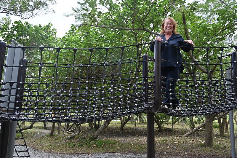 國際級認證！IPA主席親訪臺東森林公園 盛讚「烏頭翁遊戲場」為兒童友善城市典範