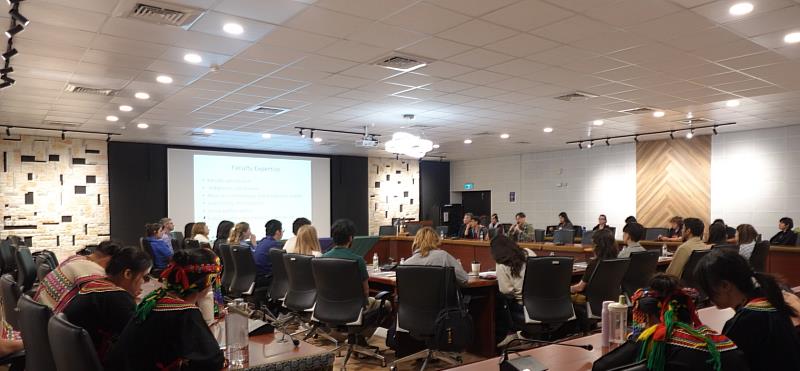 芝加哥大學訪問團參訪東華原民院，深化原住民族研究國際交流。