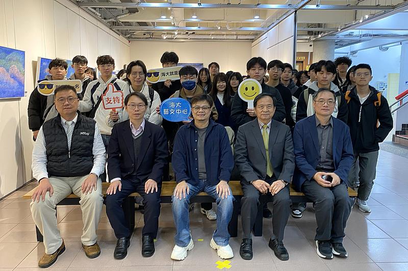 《大海漫遊》展覽至4月9日止，歡迎蒞臨海大感受海洋、記憶與時間交會的視覺漫遊。