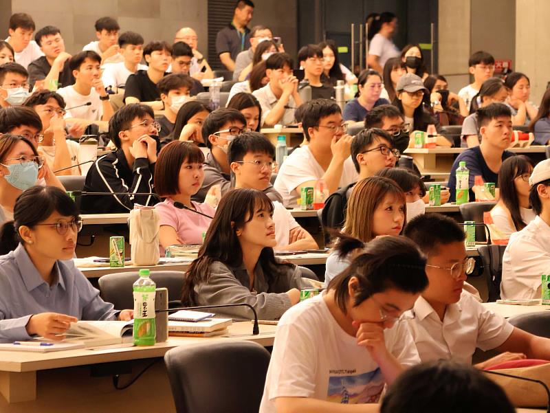 東海近年來積極投入AI轉型與永續發展，教育成果也反映在國內外評比，包含2026年QS亞洲大學排名全台第15名、私立非醫學類大學排名全台第1、《泰晤士高等教育影響力排名》中躋身世界百大等殊榮。