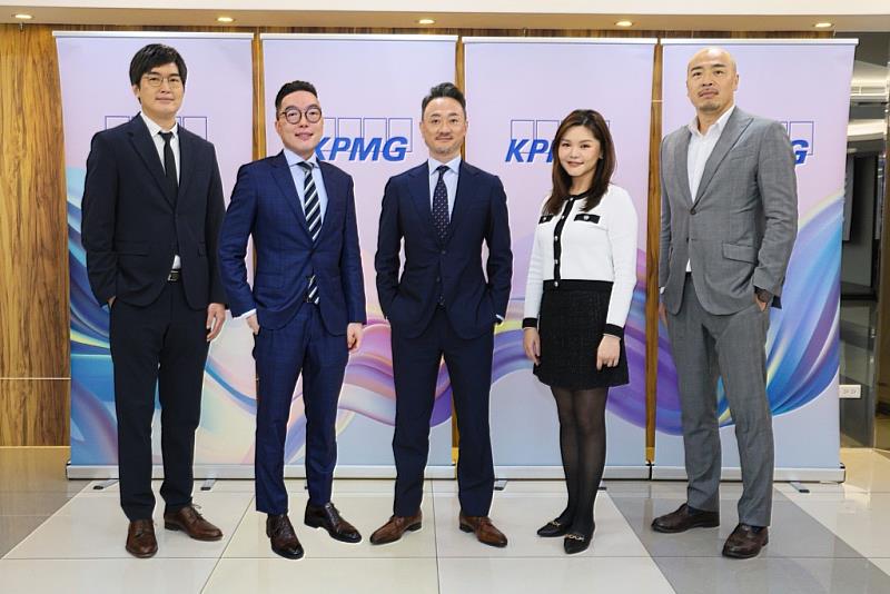 KPMG安侯建業今(18)日舉辦「2026 KPMG第1季讀書會」,KPMG顧問部副總經理林大中(左起)、稅務部執業會計師丁英泰、顧問部營運長賴偉晏、審計部執業會計師羅瑞芝及稅務部執業會計師謝昌君均一同與會。