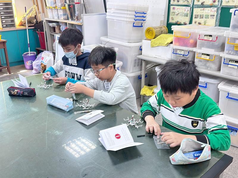 嘉義市推動雙語教育雙軌並進 教師增能與學生營隊同步打造英語學習情境