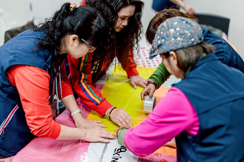 鶯歌婦女會參與「太陽能飛行博物館」工作坊。