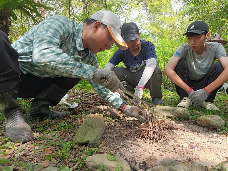 專業師資帶領學生體驗多元化環教活動。