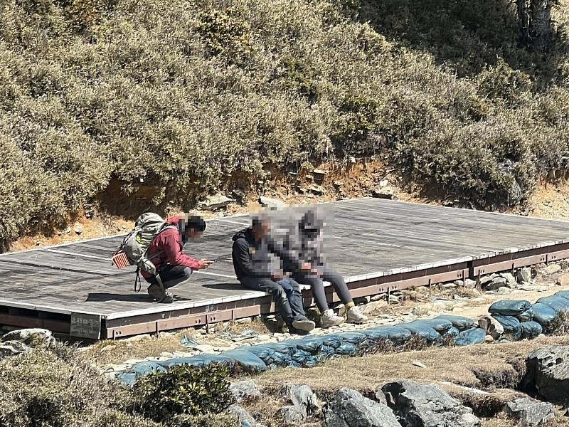 17歲登山客嘉明湖山域突發不適 臺東縣消防局成功救援