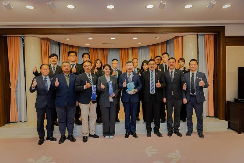 高虹安市長率團拜訪駐日代表處李逸洋大使。