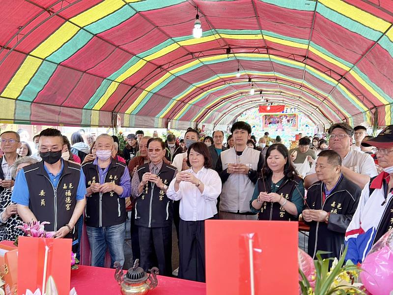 黃敏惠市長頭牙參拜嘉邑福德宮。