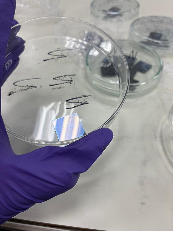 The RRAM-具大記憶視窗與高資料保存能力之氧化鉿鋯電阻式記憶體元件-電子系-許智傑老師