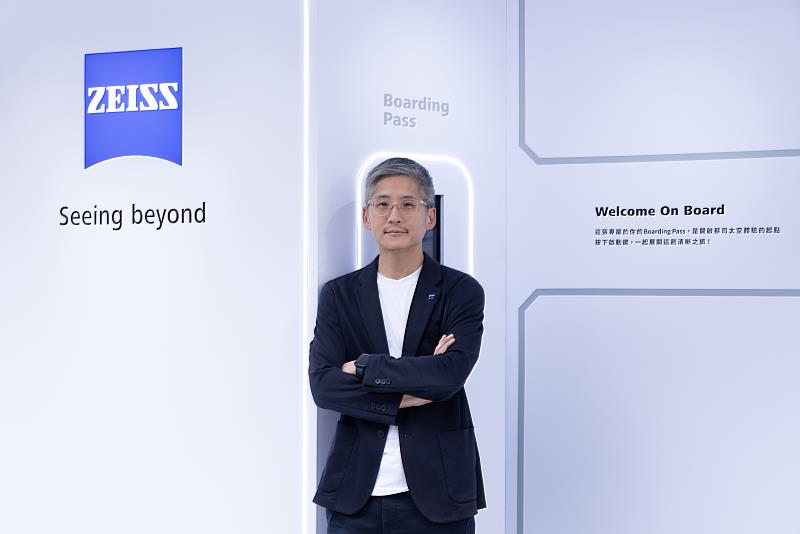 蔡司台灣視力保健部副總經理周信成呼籲重視視力保健，守護清晰視界。圖片由蔡司台灣提供