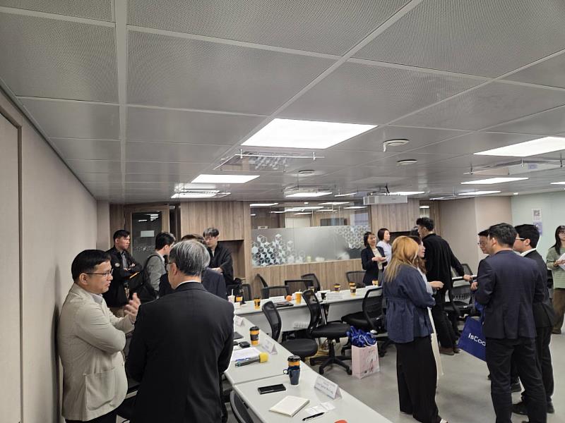 活動現場臺越雙方交流熱絡。