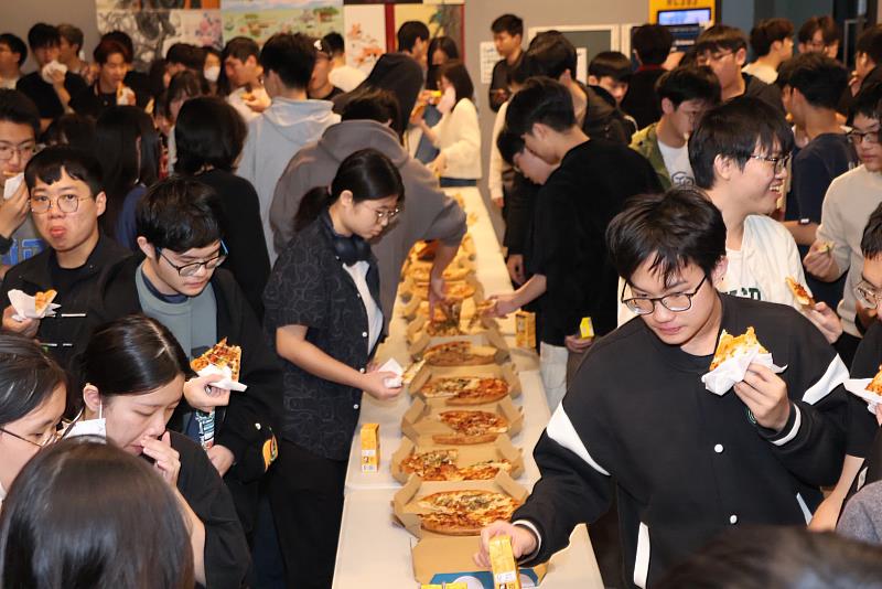 這不只是一場知識饗宴,更是一場AI嘉年華派對。(圖/淡江大學提供)