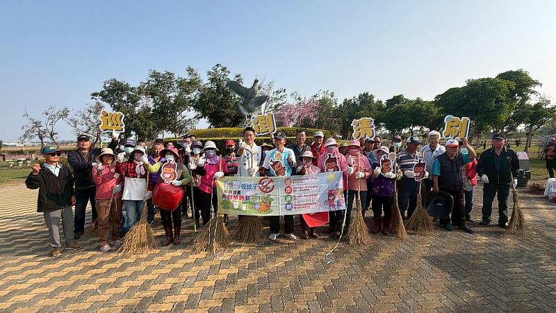 義竹鄉村里清潔大作戰 齊聚公園共植綠意