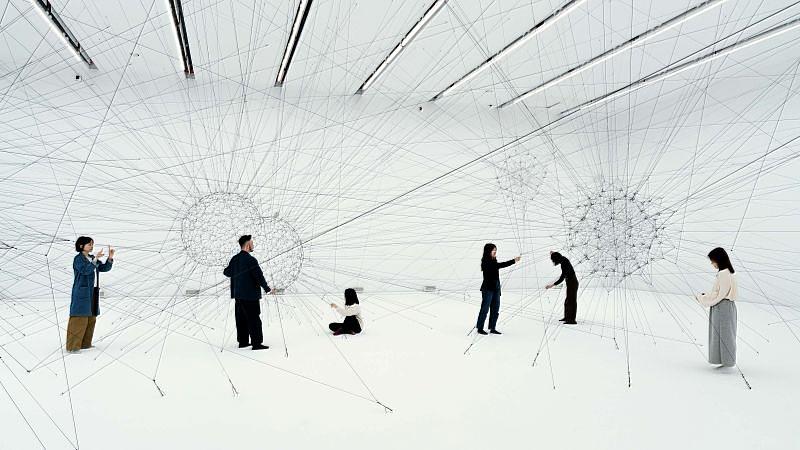 托馬斯．薩拉切諾，〈算法．韻律〉，2017-2026。（新北市美術館提供，攝影：林冠名）