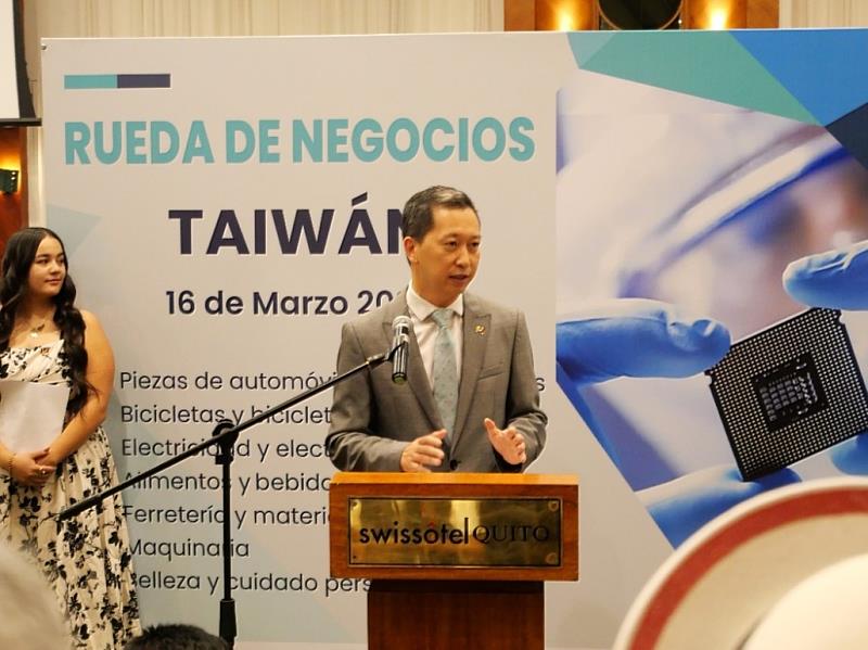 台北駐厄瓜多商務辦事處代表廖鴻達於開幕式致詞，歡迎各界蒞臨參加台灣貿易洽談會，共同拓展台厄商機。