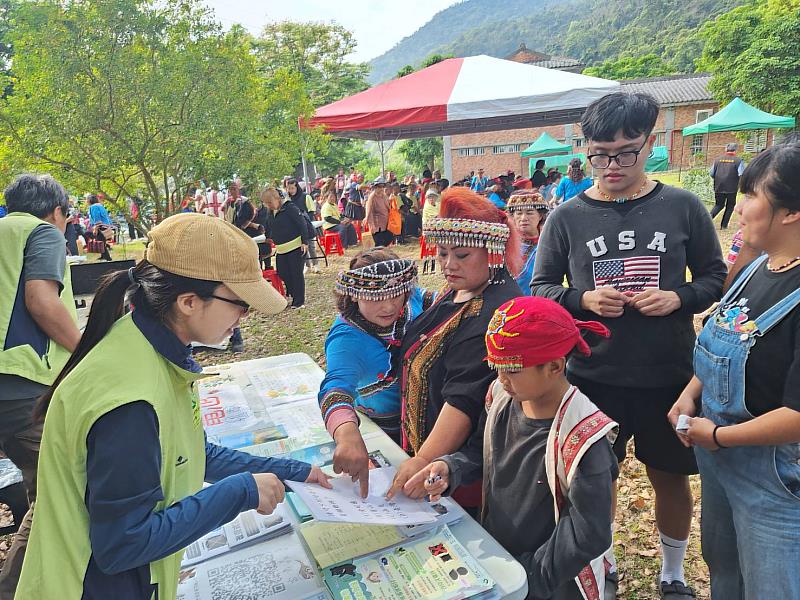 參加射耳祭，也參與野生動物保育、山林防火及林政宣導。
