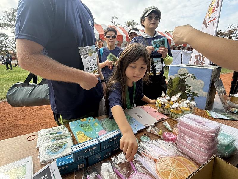 臺東分署成功工作站結合馬拉松、農民節 壓軸發送逾2,000株原生苗木
