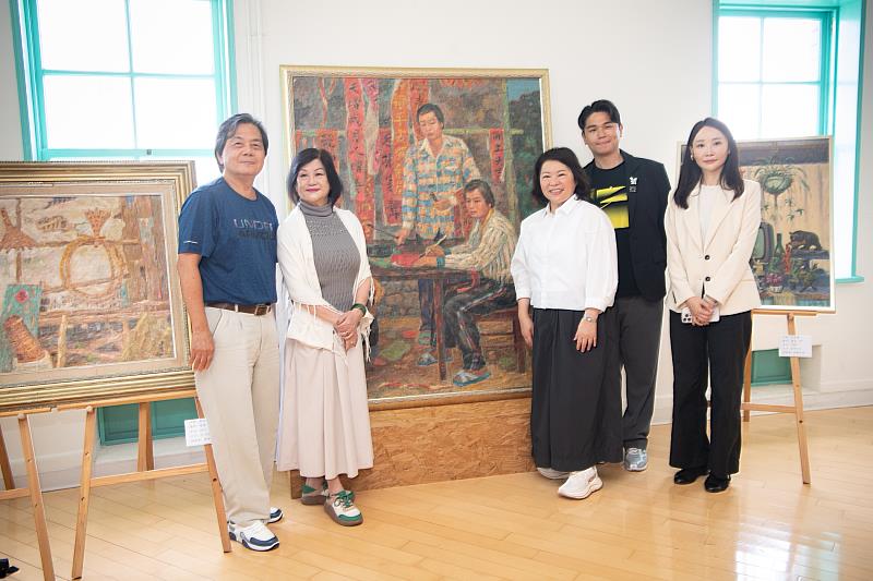 打開藝術之門 黃敏惠市長感謝捐贈者無私捐贈典藏。
