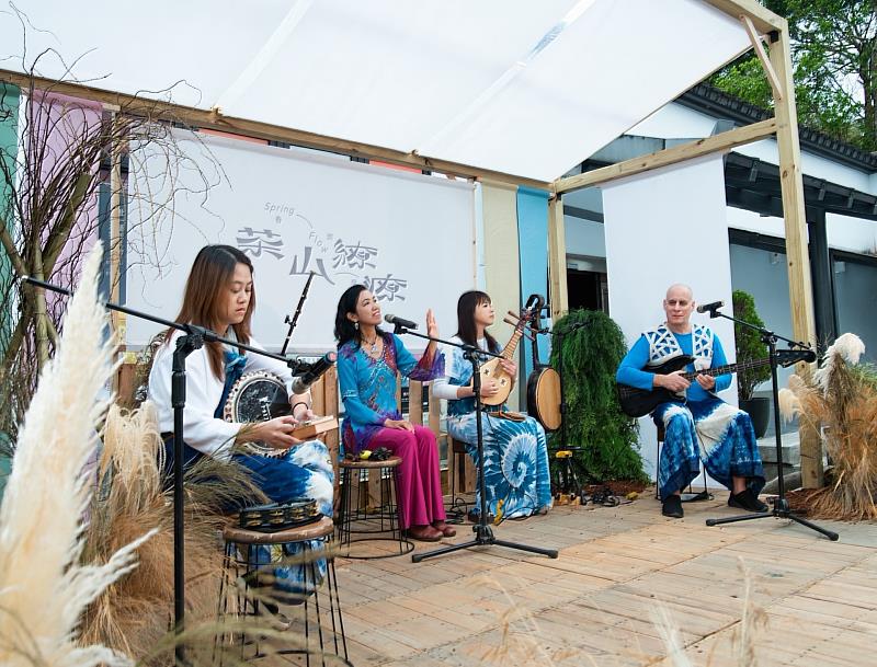 「聲動樂團」演出。