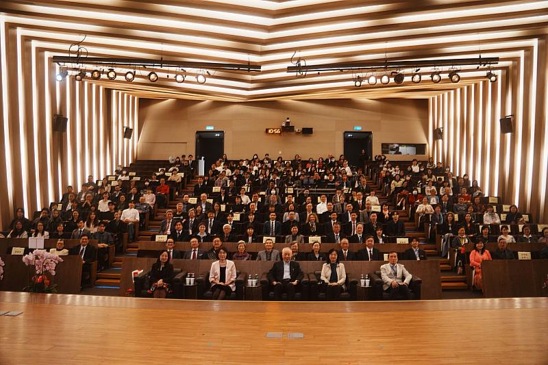 全體與會嘉賓合影。