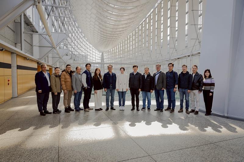 高虹安市長參訪建築傑作「東京國際論壇」。