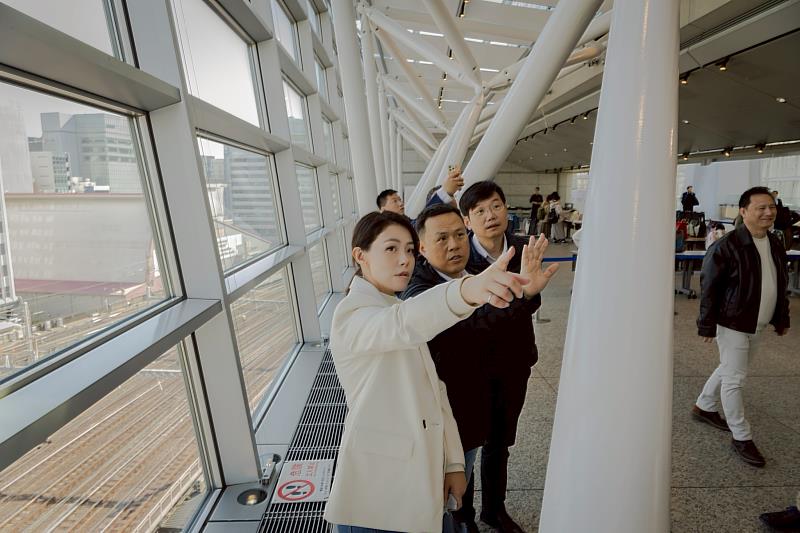 高虹安市長參訪建築傑作「東京國際論壇」。