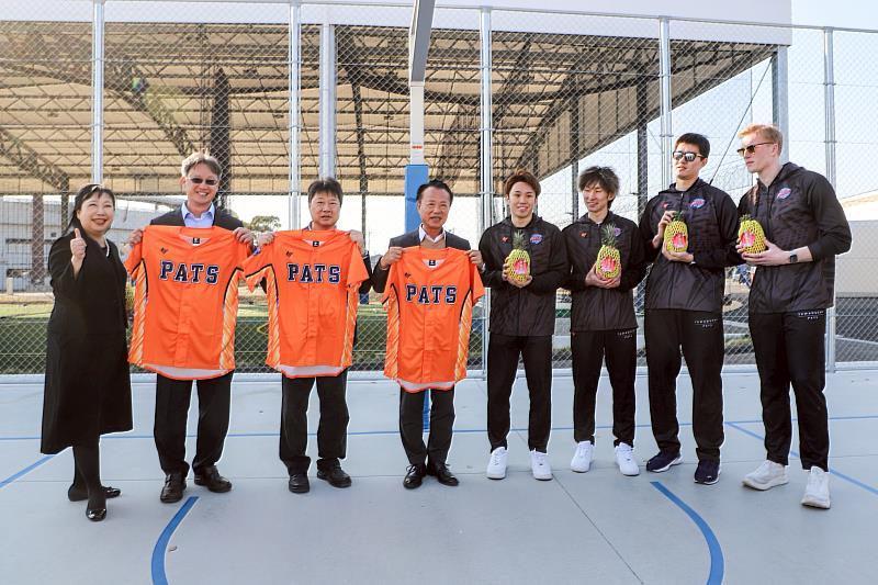 嘉義優鮮蜜甘味鳳梨日本開賣　通路行銷拓展至文化體育交流