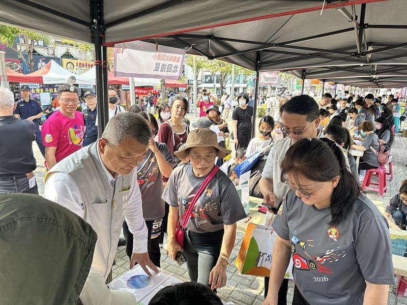 0_嘉市匯集來自全國各地的 40 個天文與科學創意攤位 寓教於樂推廣天文教育