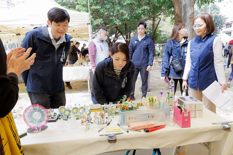 市長高虹安走訪「風之市／采風集」文創市集。