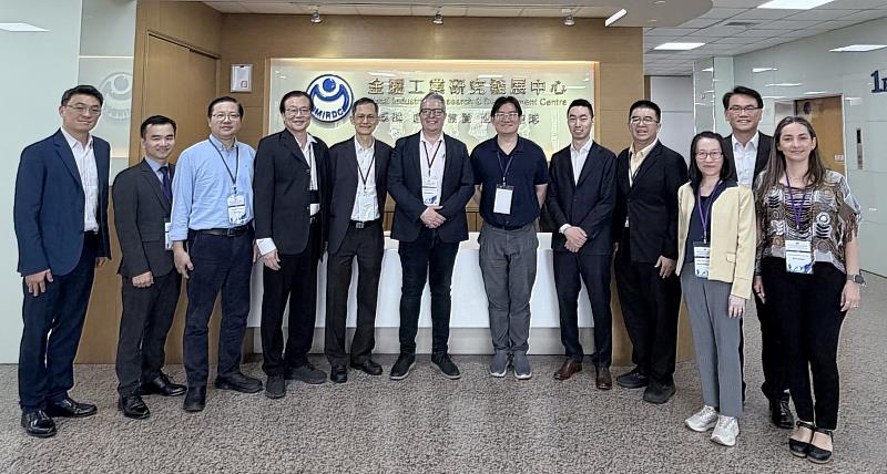 安排APEC貴賓參訪金屬中心「人工智慧系統實驗室」及「亞太真空熱處理實驗室」