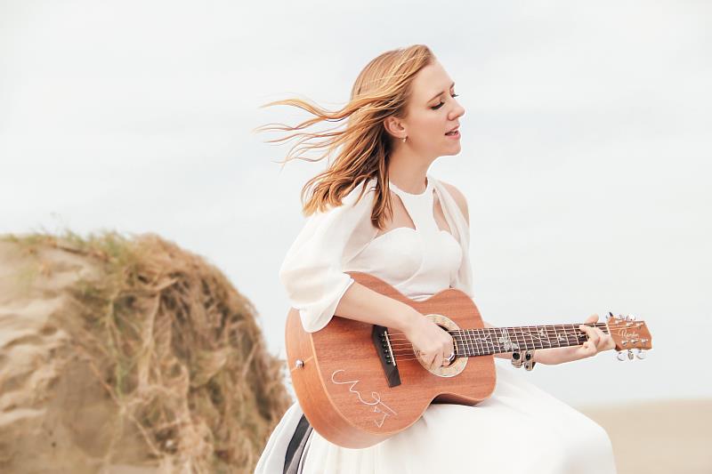 韋欣在音樂與文化創作領域備受關注。代表作《一百萬個可能》（A Million Possibilities）在影音平台累積逾兩千萬次觀看。