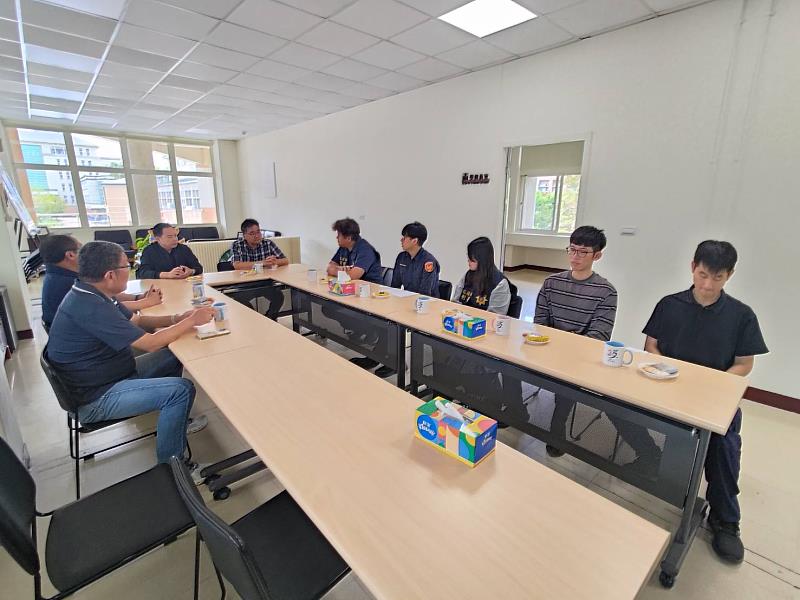 東華大學與吉安分局討論及分享防詐措施。