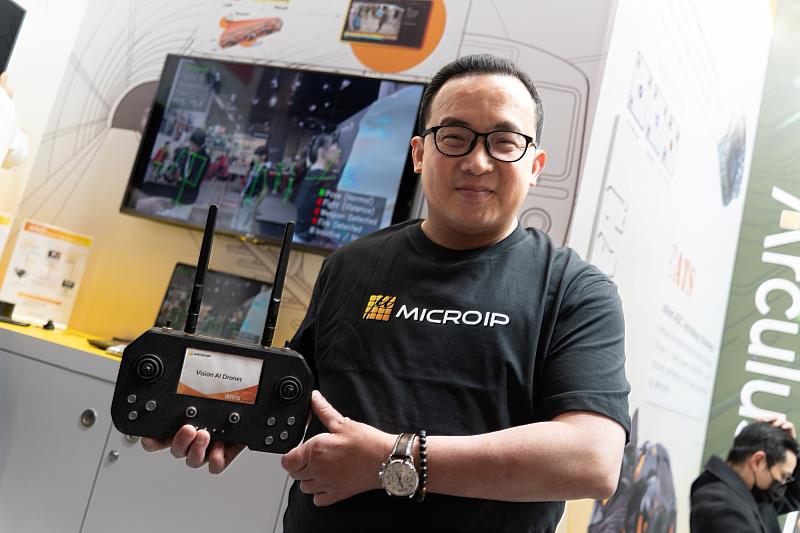 擷發科技董事長楊健盟博士表示，AI軟體平台結合ASIC設計雙引擎，將加速客戶從POC邁向規模化落地，鞏固全球邊緣運算布局。