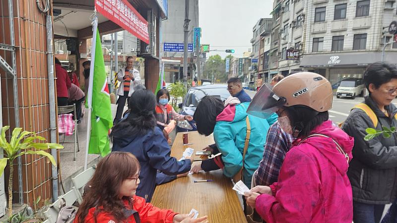 社會公益、青年關懷月苗栗縣救國團青年節系列活動：捐發票贈樹苗