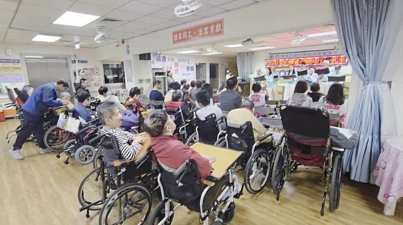 救國團基隆市真善美聯誼會捐贈物資 關懷身障朋友傳遞溫暖