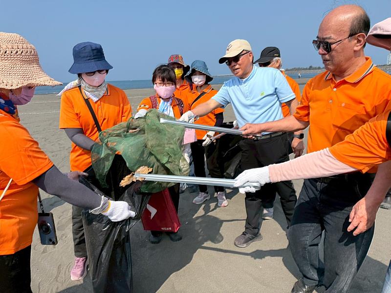 南北齊心 守護海洋高雄市救國團青年節永續環保行動