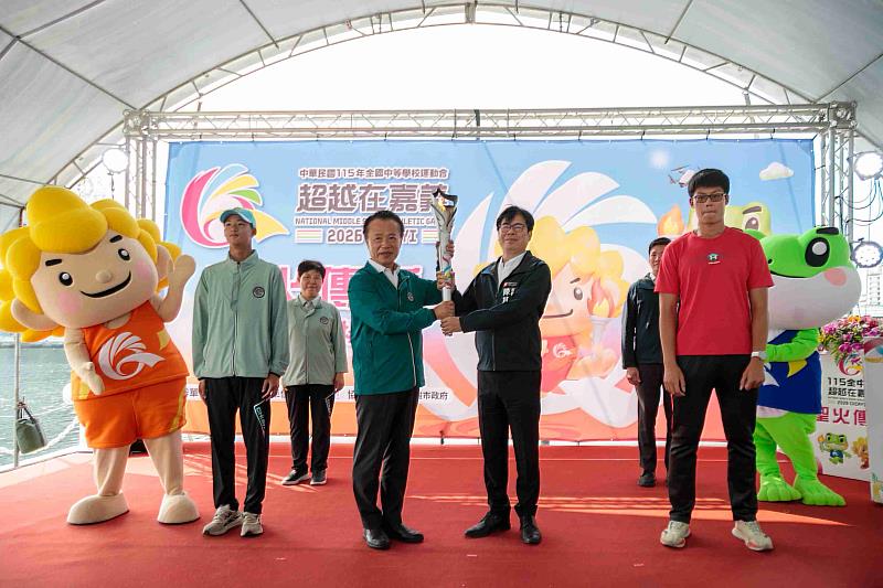 115年全中運聖火傳遞抵達高雄 翁章梁縣長邀全民來嘉作客