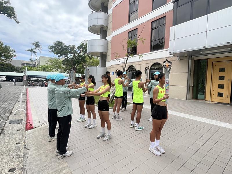 臺東縣政府為今年全中運傳遞聖火選手打氣 允諾全力支持