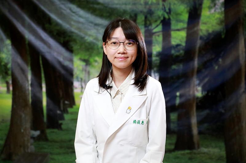花蓮慈濟醫院兒童外科主治醫師楊筱惠建議,家長應建立正確的隱私部位保護觀念,讓孩子了解僅有照顧者或專業醫師可以協助清潔與檢查,透過正確治療,讓孩子健康自在地成長。