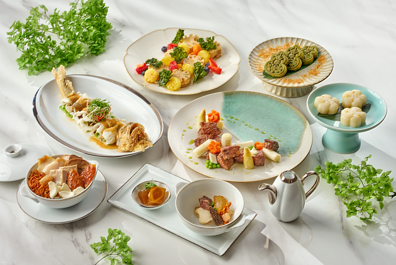 六福萬怡「粵亮廣式料理」自4月1日起推出期間限定「春饗季」季節料理,主打春季旬味與在地食材,透過粵菜講究火候與層次的料理工藝,呈現清爽且富有層次的春日餐桌體驗。(圖/六福旅遊集團提供)