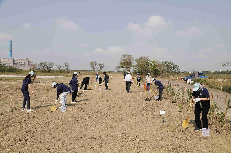 嘉義縣「綠色守護 清淨飛翔」植樹活動