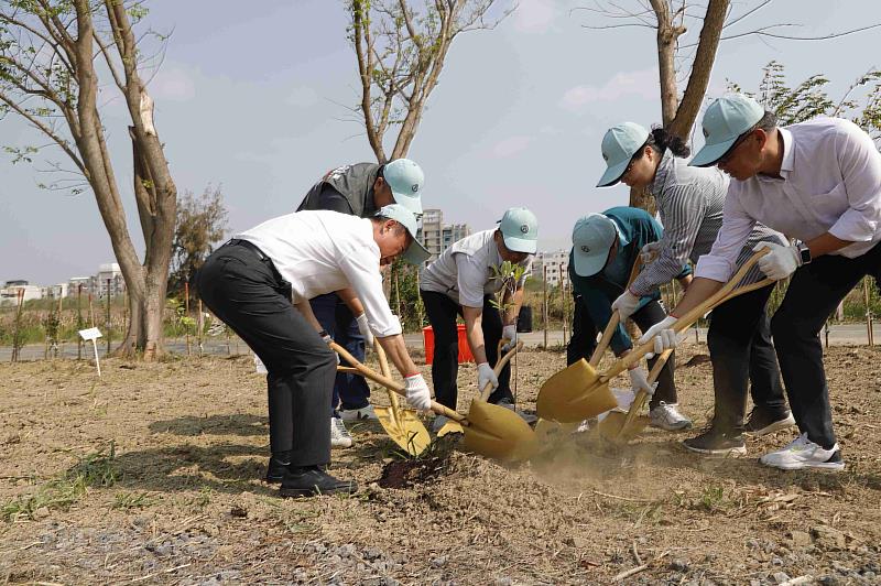 嘉義縣「綠色守護 清淨飛翔」植樹活動
