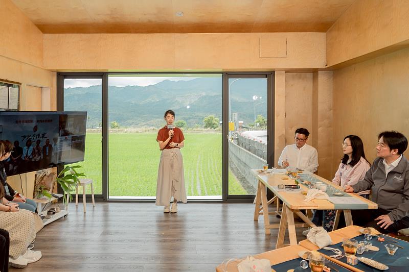 賴總統走訪臺東 體驗鹿野「女兒不懂茶」慢活茶席 感受《自然醒慢活祭》療癒力