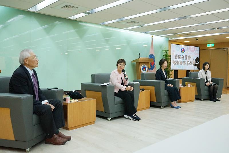 僑務委員會委員長徐佳青與副委員長李姸慧、張良民及主任秘書榮幼娥共同出席「媒體茶敘」。