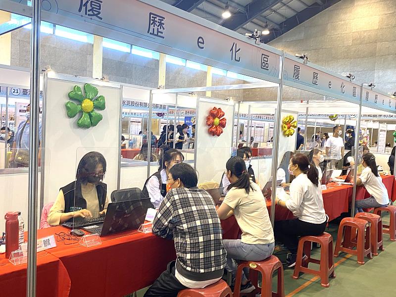 北分署羅東就業中心3月28日辦理宜蘭聯合徵才，邀集29家廠商、提供800個工作機會。（歷史照片）