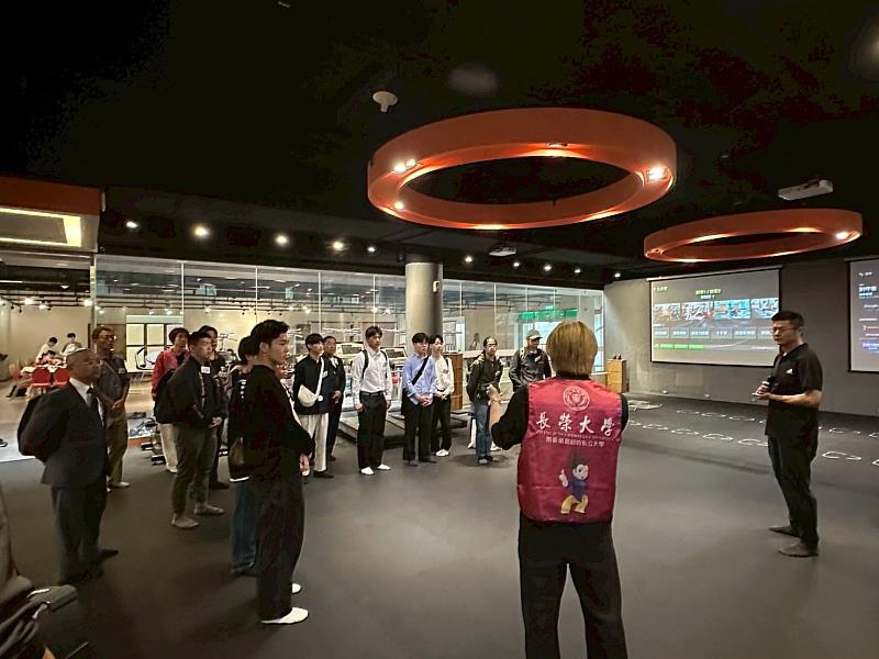 參觀智能健身中心。