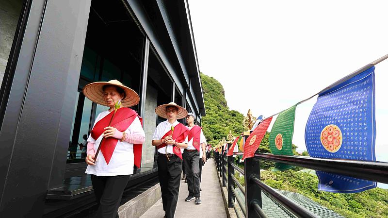為期21天的靈鷲山大悲閉關，通常會在每年圓滿日安排繞山。（圖片提供/靈鷲山佛教教團）