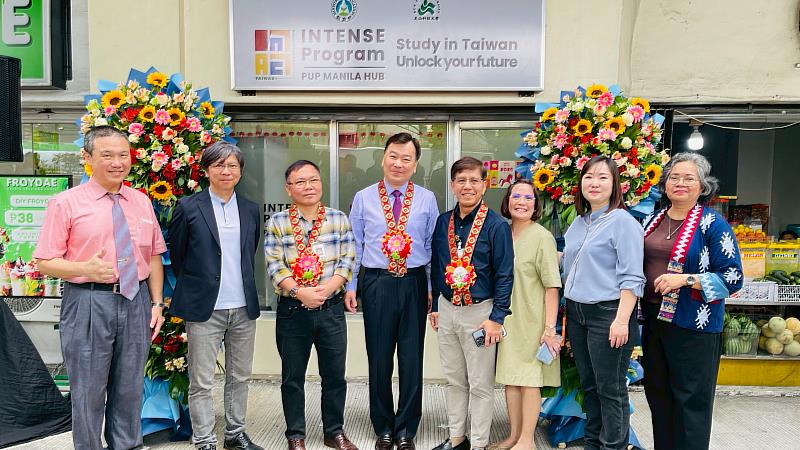 雙方與會貴賓合影。