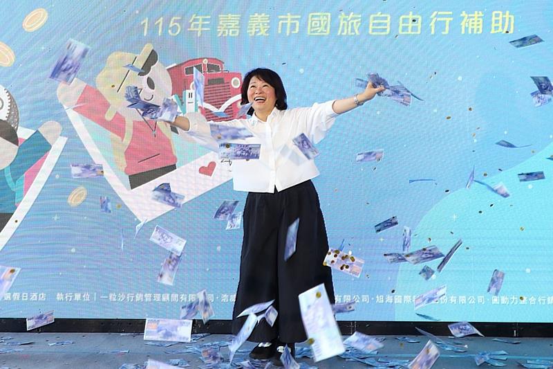 黃敏惠市長宣布嘉義市投入2千萬補助國旅自由行。