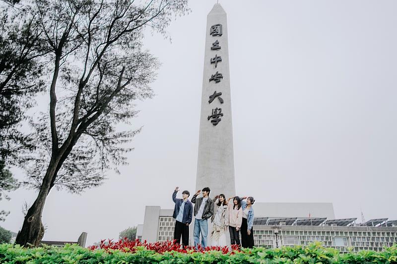 2026 QS世界大學學科排名，中央大學共有12個學科進榜，展現多元研究創新實力。