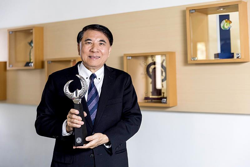 海大校長許泰文榮獲教育部學術獎 深耕海洋工程與永續願景